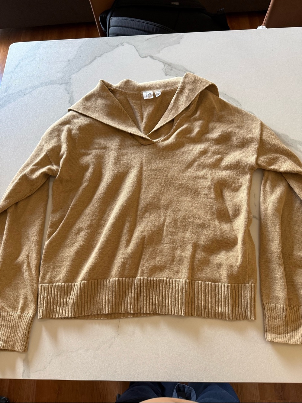 Gap sweater